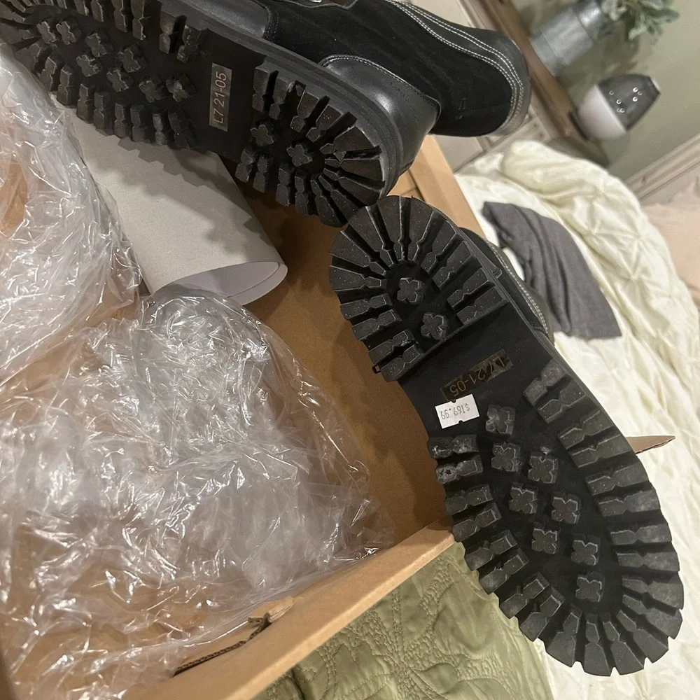 Cloud Nine Black boots